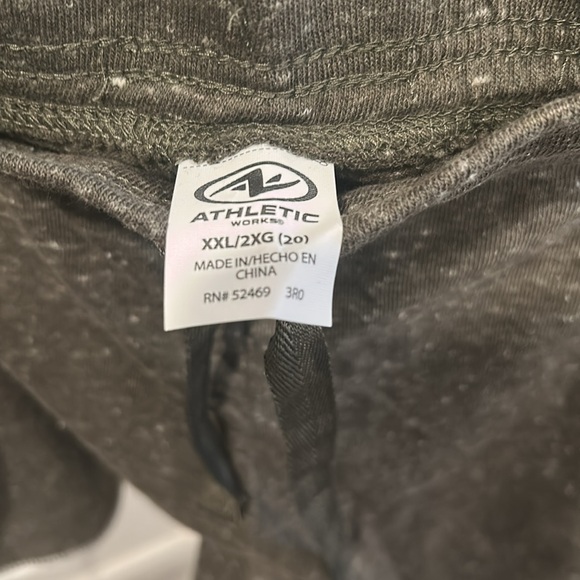 Athletic Works Greenish Gray Athletic Shorts with Drawstring Waistband - Picture 3 of 4